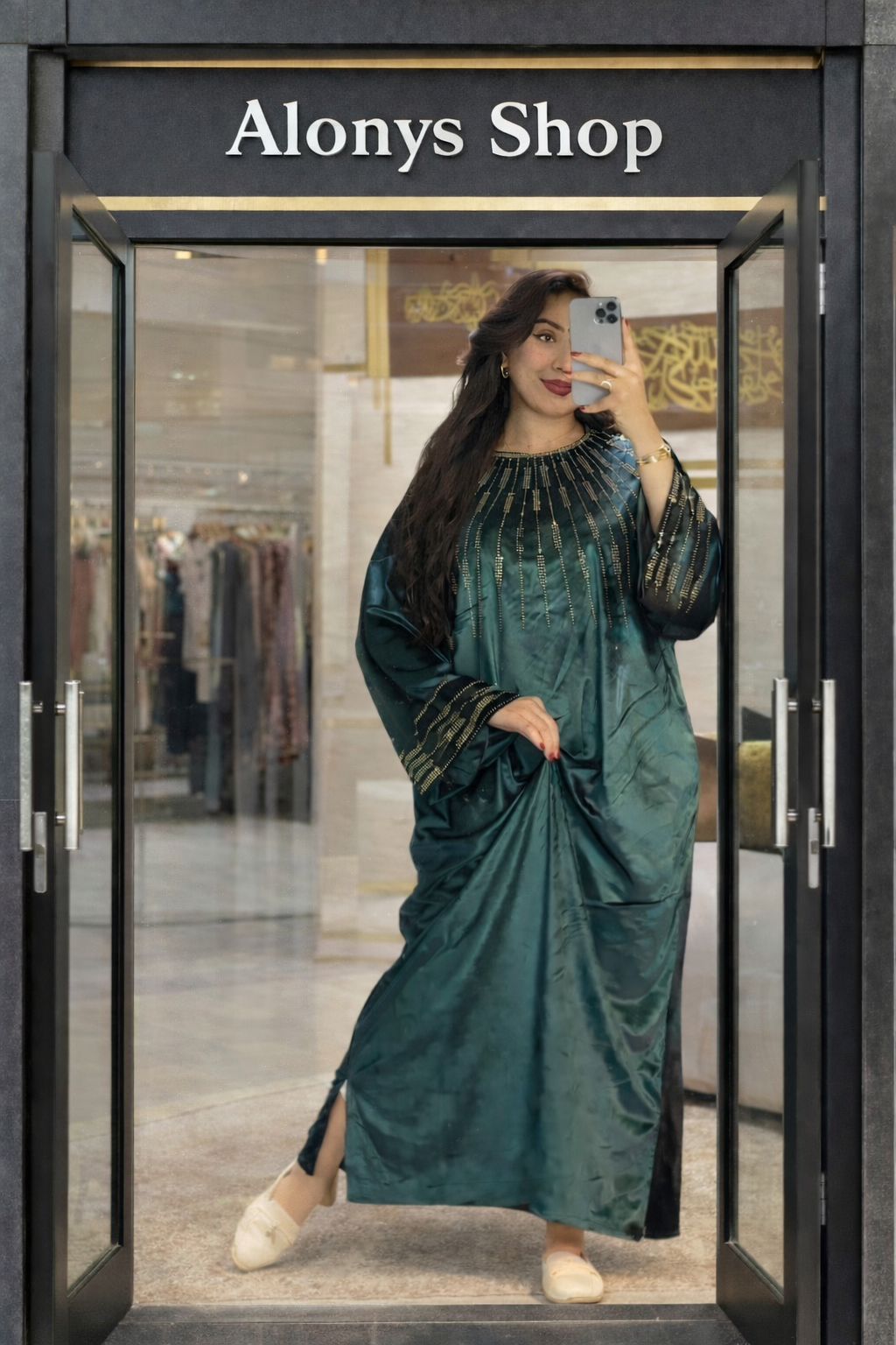 Abaya terciopelo y piedras